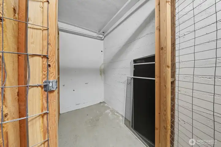 Large storage unit