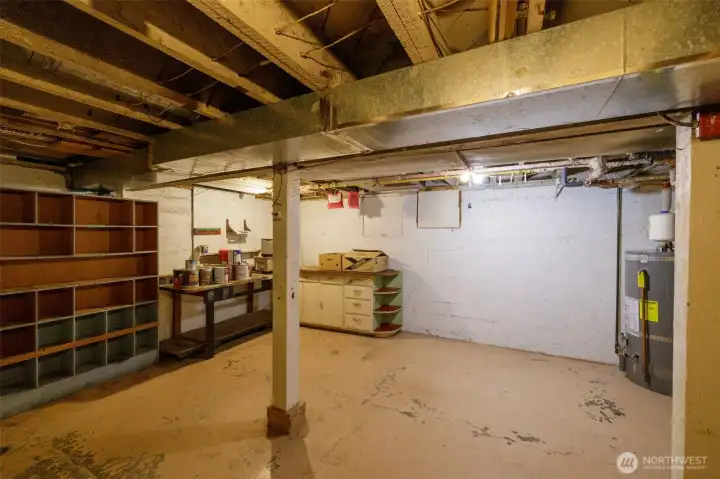 ...as well as about 1000 additional square feet with good ceiling height.