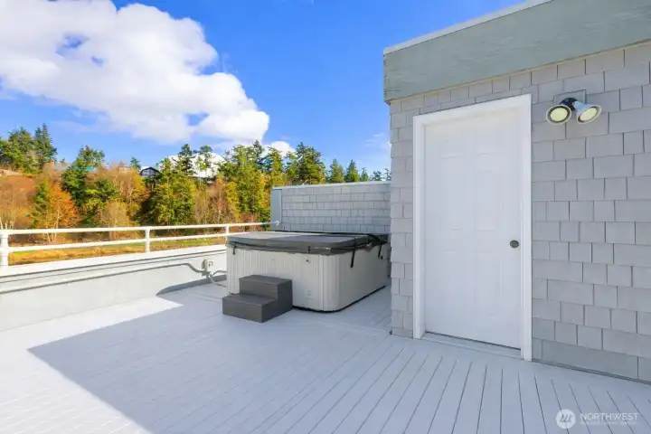 Hot tub on roof deck