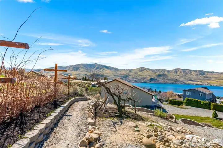 Not a gardener? Imagine adding a gazebo here to capture yet another Lake Chelan viewpoint!