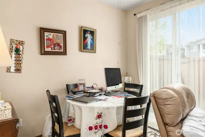 dining area, door access to backyard