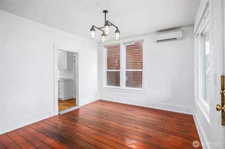 Entry/ Living Room Entry/ Living Room