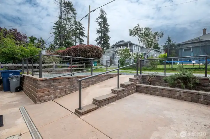Rear Entry / Patio Rear Entry / Patio