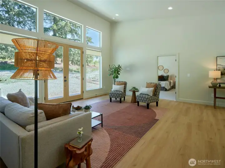 Entry/Living Room