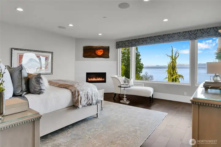 1 of 3 Primary bedrooms, this is located on the main floor 1 of 3 Primary bedrooms, this is located on the main floor
