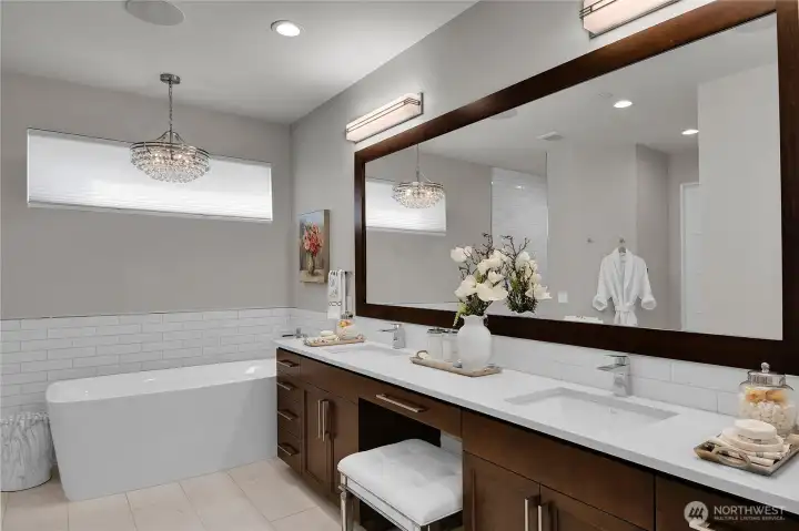 Sumptuous bath and access to walk-in closet Sumptuous bath and access to walk-in closet