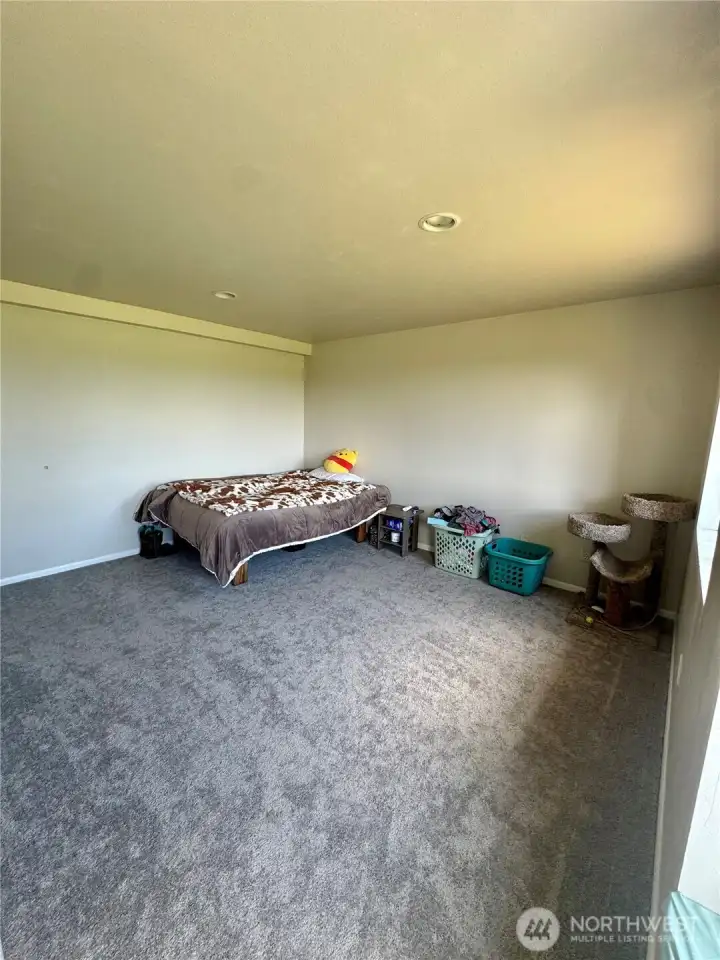 2nd Suite with Full Bath