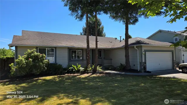 Big Corner lot and private