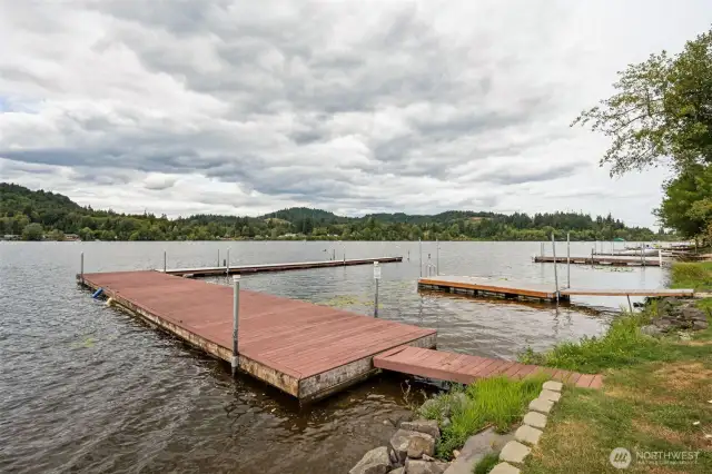 Community dock & lake.