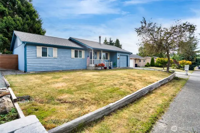 Desirable Mount Vernon location and nice curb appeal.