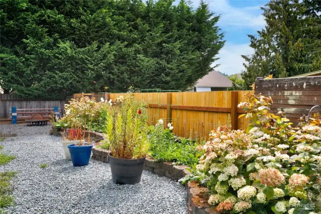 Nice garden area to grow your favorite flowers or fresh veggies.