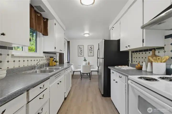 Eat-in-kitchen