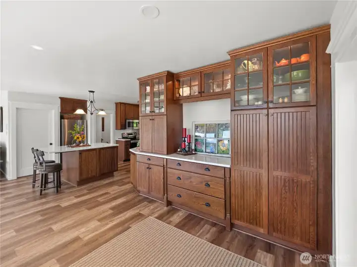 Custom cabinets that seemlessly blend the old with the new Custom cabinets that seemlessly blend the old with the new