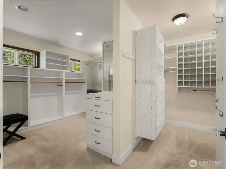 This is a dream walk in closet! This is a dream walk in closet!
