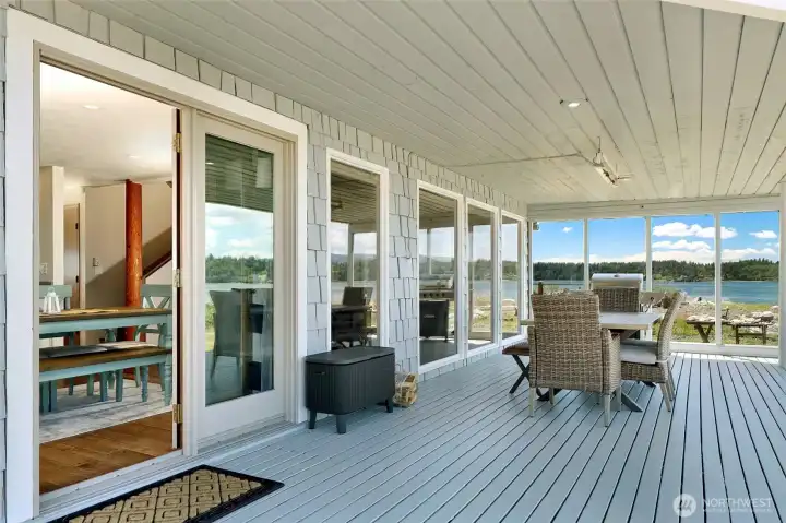 Lower covered deck