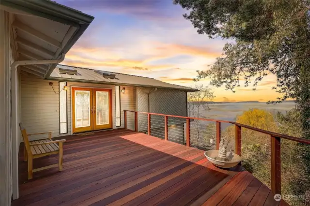 This beautiful entry with full on views of the Sound, Mukilteo Ferries and Olympic Mountains will welcome you everyday you come home, with a warm and happy feeling. Amazing water views, landscape and walk-able property.