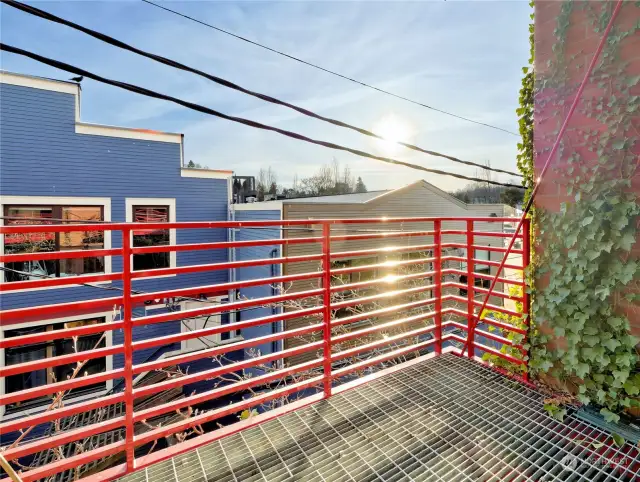 second floor deck off dining