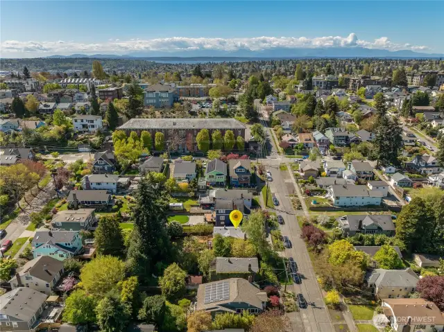 1.5 blocks to Phinney Avenue