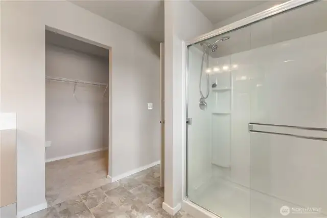 Full shower & walk in closet