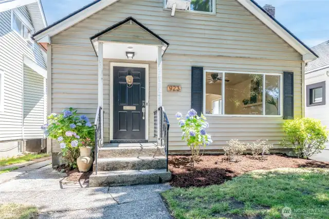 Warm and inviting Hilltop Craftsman!  Also, new roof in 2020.