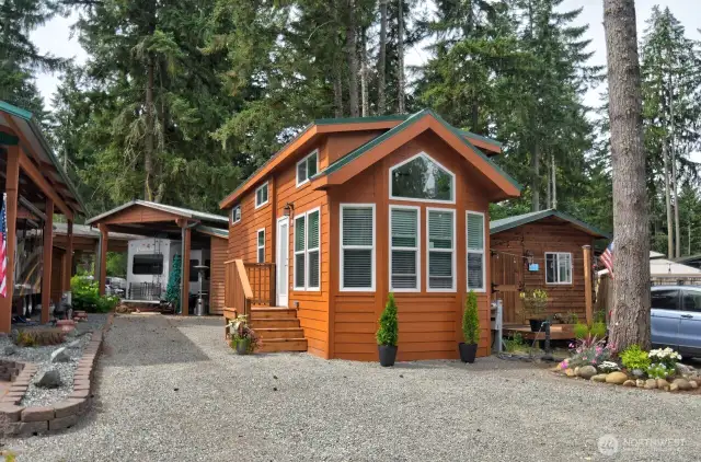 26 MAPLE BRAND NEW CABIN 2025