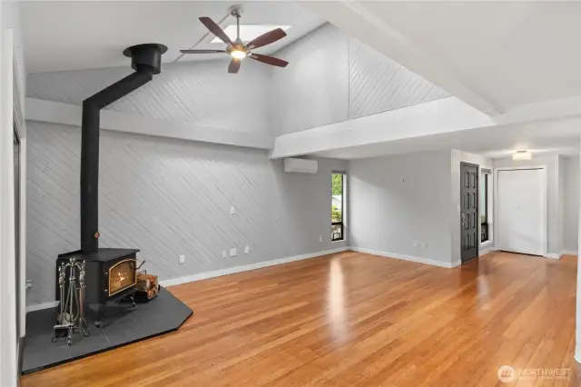 This is the same photo as the last photo, showing the space without the virtually staged furnishings.