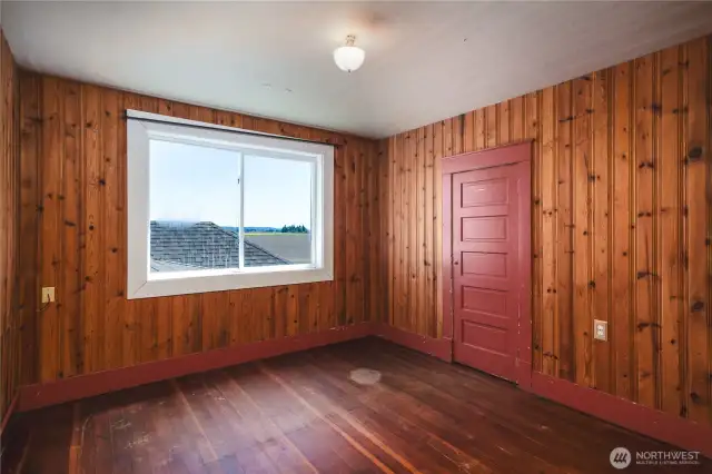 Upstairs bedroom #4