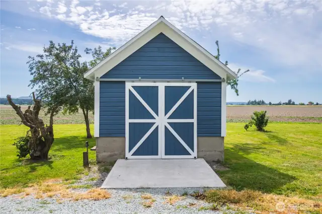 Detached mower/garden shed