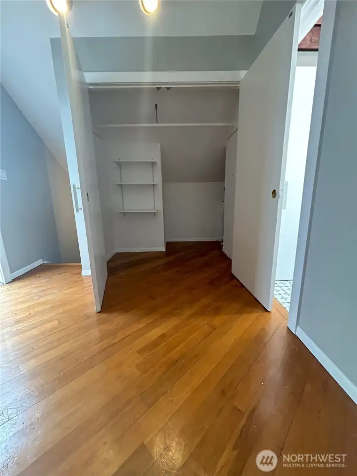 Back top apt is unit 4 and has one bedroom, just updated last year