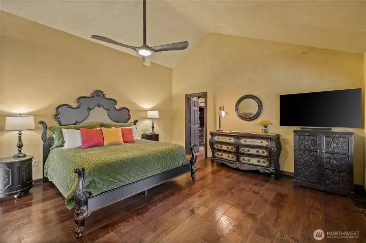 A Sumptuous Primary Suite, the Perfect Escape!