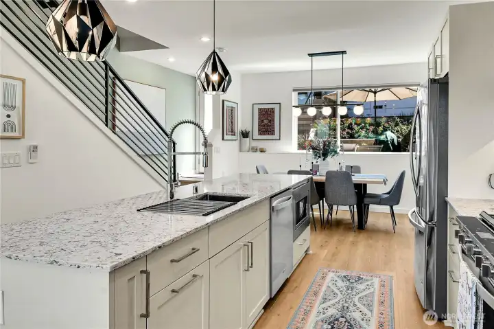 Kitchen & Dining Furnished