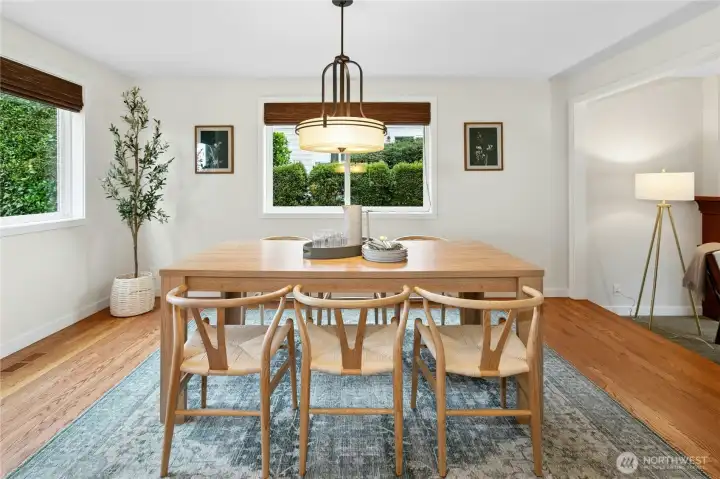 Dining room with space for large gatherings around the table