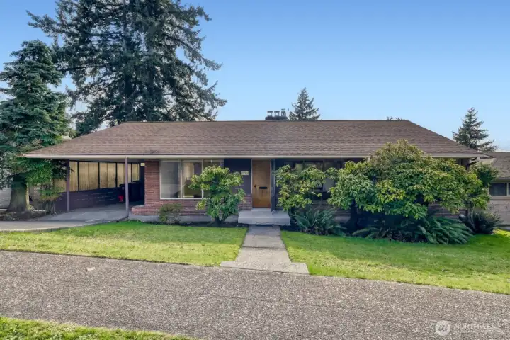 Welcome to Hawthorne Hills! Very cool Mid-Century Modern design home on a terrific street. Just waiting for your vision for its next chapter.