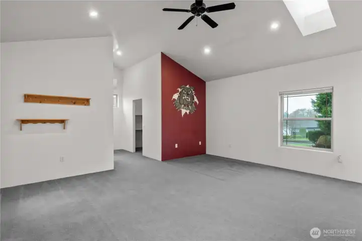 Lower primary bedroom