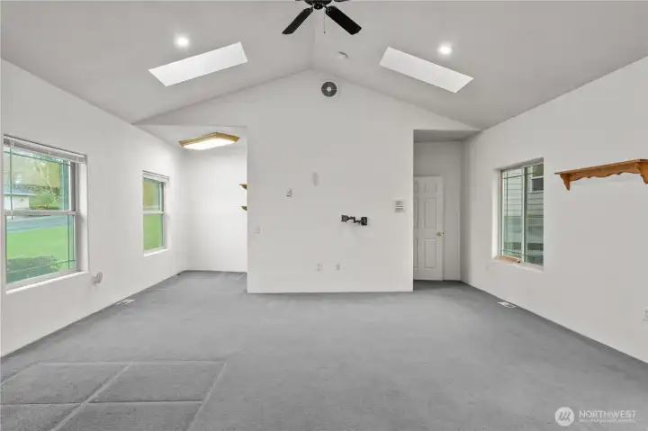 Lower primary bedroom