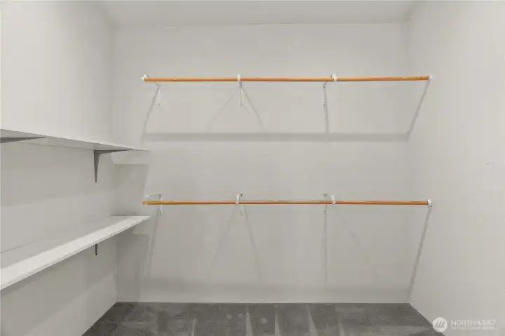 Lower primary bedroom closet