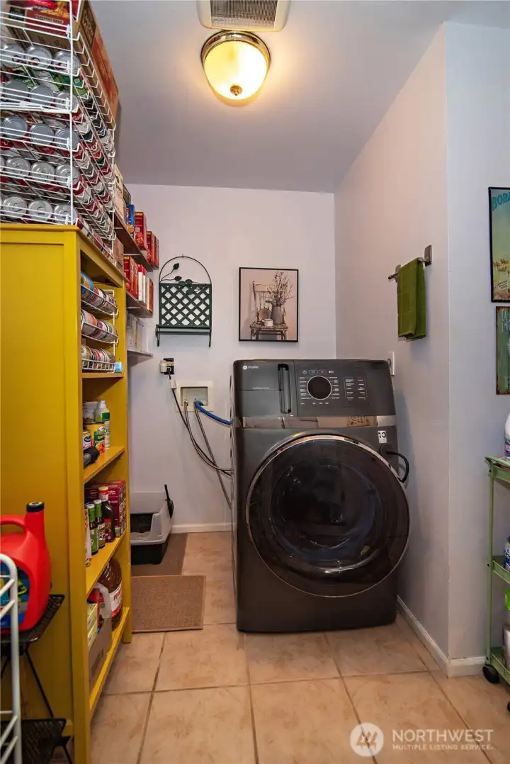 Utility Room with Washer/Dryer Combo