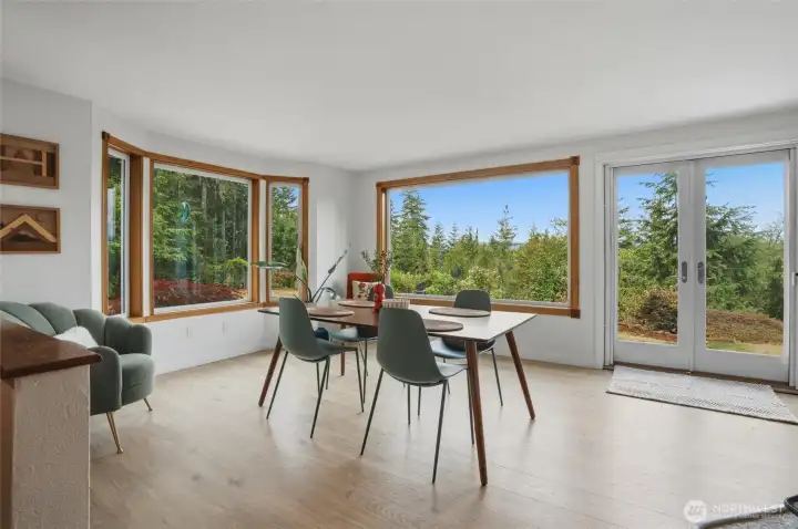 Large windows let in so much light with incredible views Large windows let in so much light with incredible views