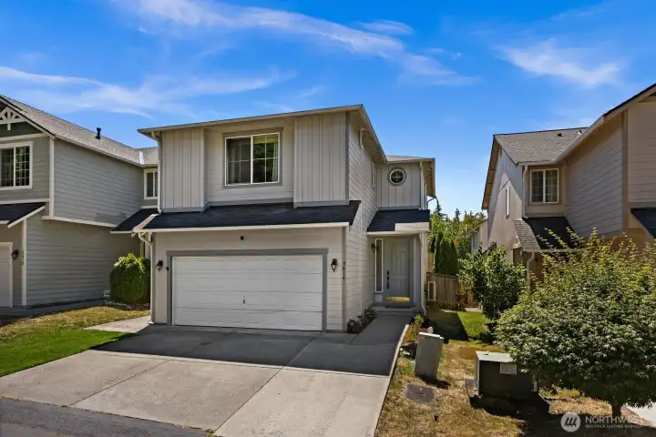 Beautifully updated, 3 bed, 2.5 bath home in the Puyallup School District Beautifully updated, 3 bed, 2.5 bath home in the Puyallup School District