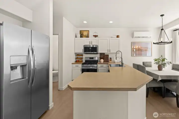 This home is updated and move-in ready! This home is updated and move-in ready!