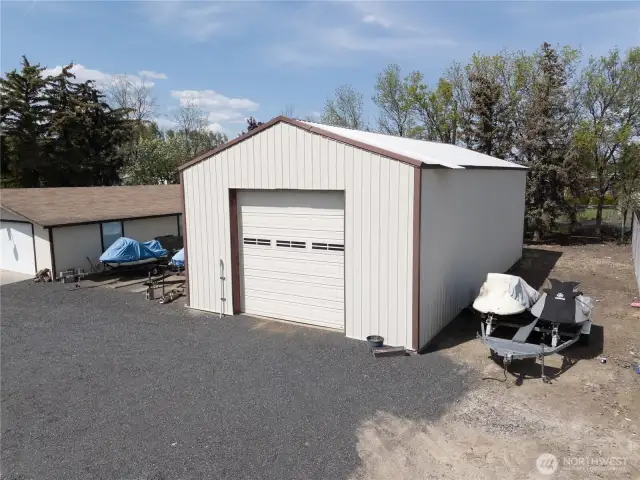 Garage behind 3015