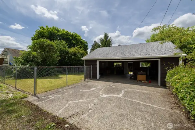 detched garage   alley entrance