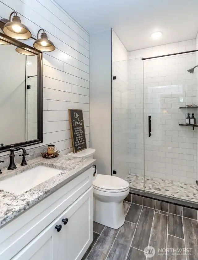 Main floor 3/4 bath