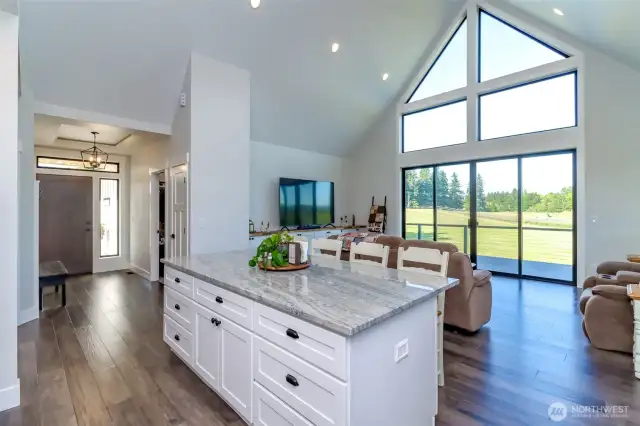 Gorgeous views with heat pump so you have no idea it's hot outside.