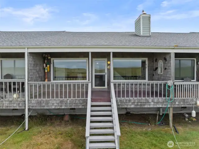 Ocean-Side Deck