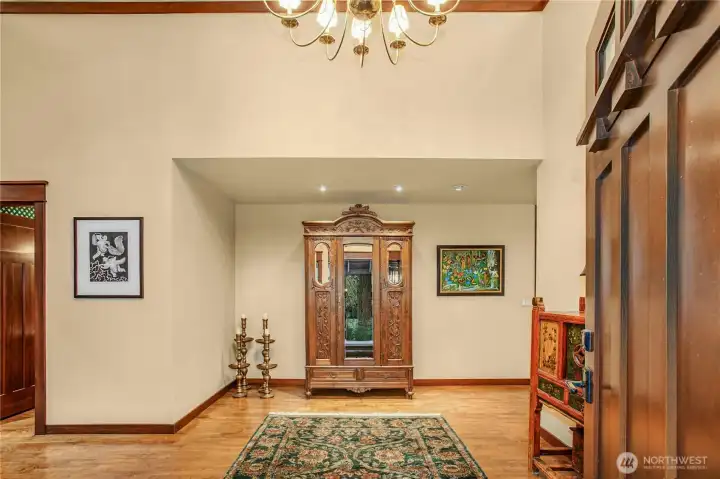 Spacious entryway