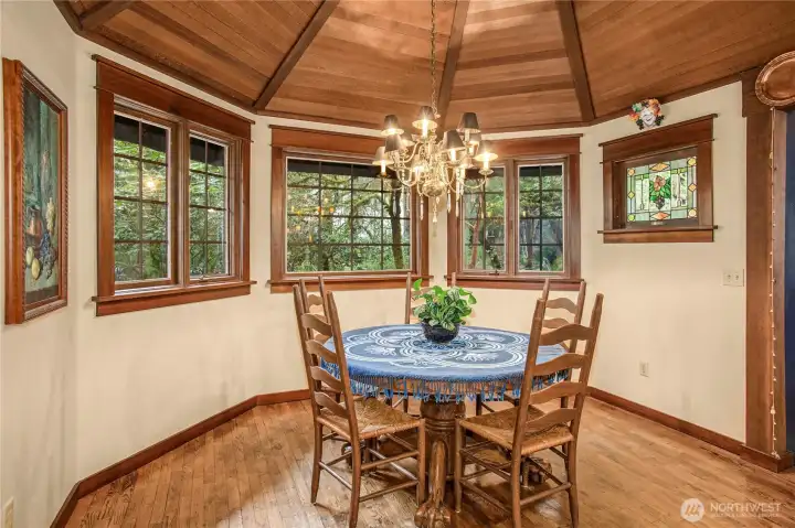 In Kitchen Dining with room for 8…