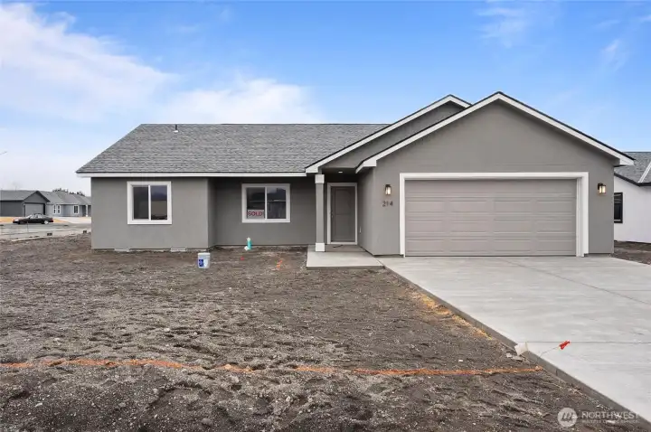 Photo of previously built home. Home may feature additional upgrades not available. Photos/build my vary.