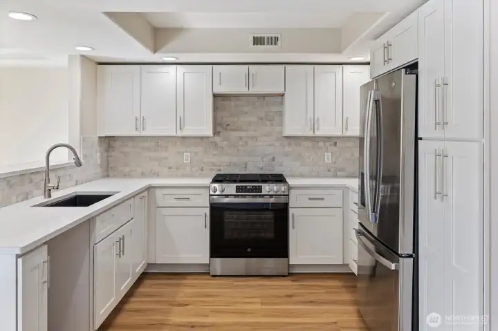 Dishwasher and microwave to be installed 10/31