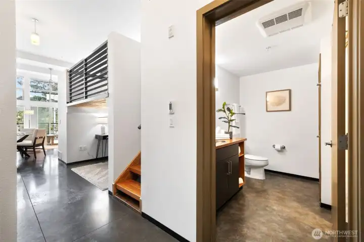 Stunning entry with light and urban design